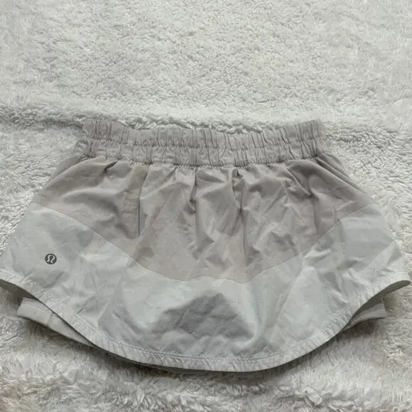 Lululemon Womens White Ombre Mid Rise Tennis Skirt Sz 2 Preppy Soft Girl - Picture 2 of 6